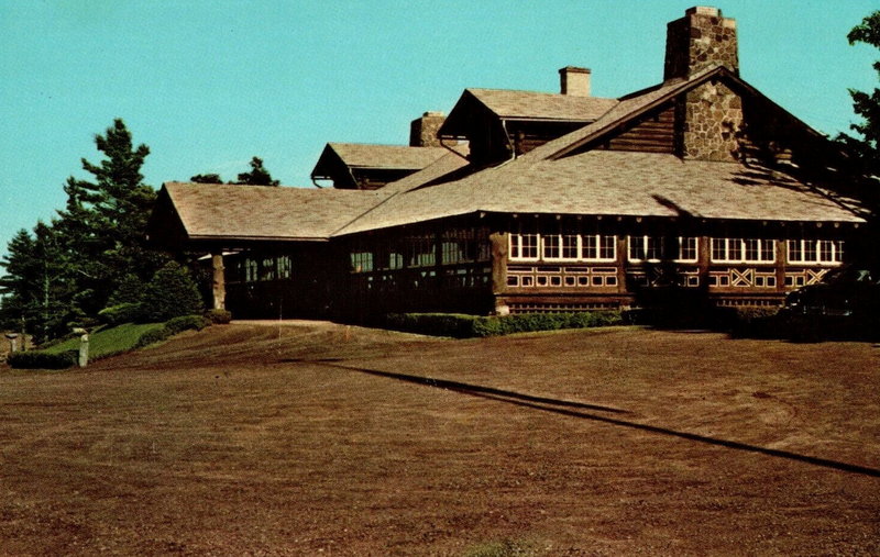 Keweenaw Park Cottages - Vintage Postcard